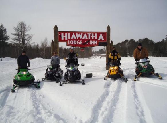 Hiawatha Lodge Inn Eagle River Dış mekan fotoğraf